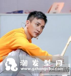 男生时尚黑色短发 尽显帅气迷人气质