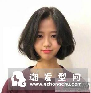 齐下巴短发怎么弄好看 修颜塑型倍显温柔感