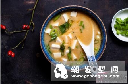 头发稀疏如何改善 必吃6款护发黄金食品解决头发稀疏