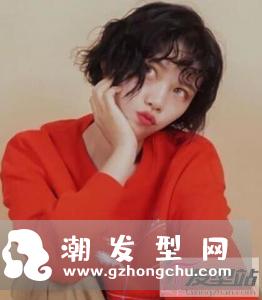 复古羊毛卷短发 洋气俏皮打造少女味