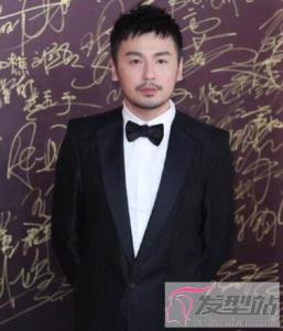 男生狗啃刘海发型 吸睛减龄个性十足