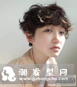 睡不醒短发的特别之处,时尚的设计让女生看上去气质不凡