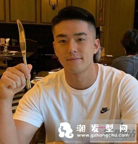 适合年轻男生的清爽发型,摇身一变时尚潮男。男生更酷炫有型