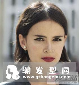 女生中分短发发型　大方干练御姐范满满