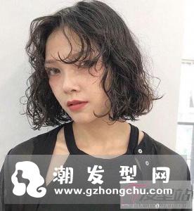 短发泡面头怎么烫 时尚蓬松不显老气