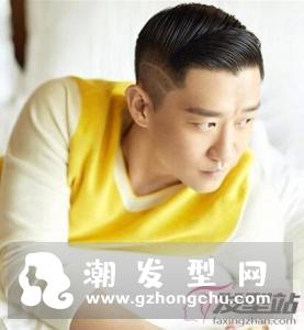 发型男短发两边剃掉 酷炫帅气打造潮男范