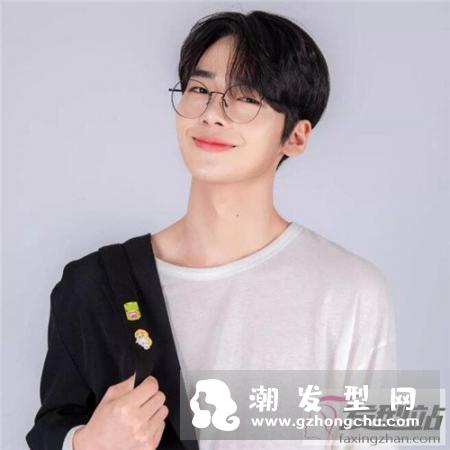帅气的学生男生发型 初恋感足以俘获一众迷妹