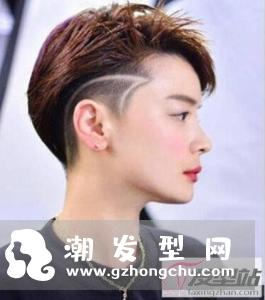 短发女生侧面剃发型 酷炫有个性比男生还帅