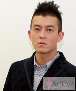 社会发型男小伙精神 诠释个性十足痞帅风