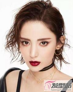 女生短发湿发造型 散发妩媚性感韵味