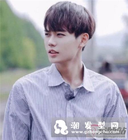 校园男生小清新发型 温暖阳光魅力尽显