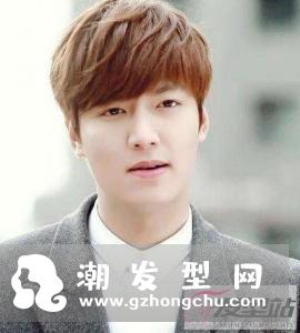 胖脸男生发型 瘦脸成功变帅哥