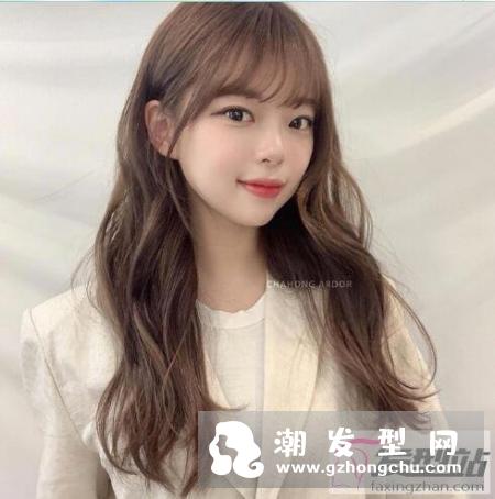 头发太贴弄蓬松小窍门 这6招让你拥有少女感标配的蓬松发丝