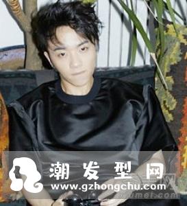 两边剃短发剪一款适合自己的刘海