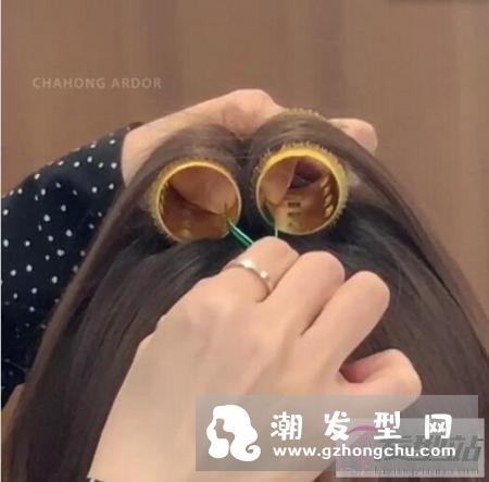 头发太贴弄蓬松小窍门 这6招让你拥有少女感标配的蓬松发丝