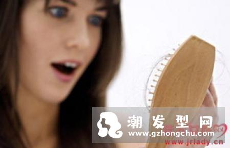 烫头发后掉头发怎么办 药水味怎么去除
