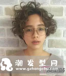 短发爆炸头发型 个性显发量回头率高