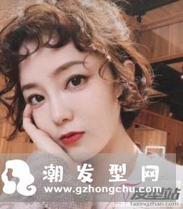 短发羊毛卷发型 复古与灵动兼得