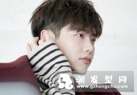 男生发质硬适合烫发吗 适合什么发型