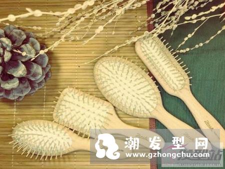 怎么正确挑选适合的梳子类型 从发量＆发质详细分析挑选最适合自己的梳子