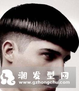 男生西瓜头发型 呆萌爆表显年轻