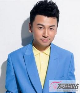 中年男士短发脸型偏长,穿上衬衫打造出时尚潮男,你选对了吗?