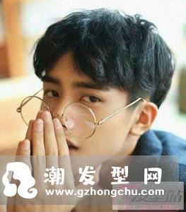 头大男生适合什么短发 短卷发塑造完美头型