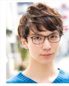 男士普通刻痕发型 吸睛独特帅气有型