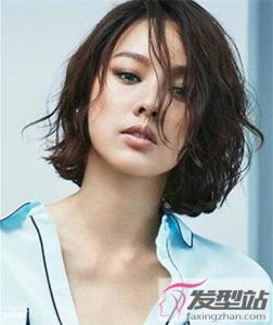 女生短发湿发造型 散发妩媚性感韵味