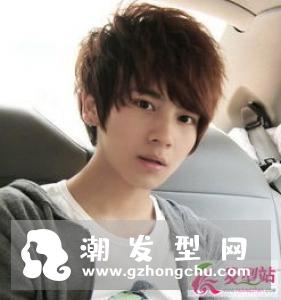 男生短发烫发发型小卷 洋气减龄释放独特个性