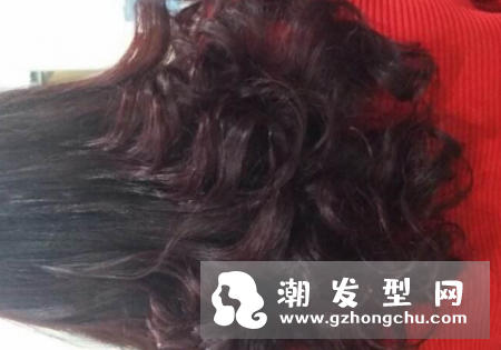头发打蜡后会很油吗 对身体有伤害吗