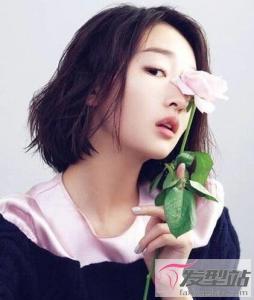 盐系短发很适合年轻女生