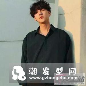 适合学院风的男生发型 青春有活力校园男神发型首选