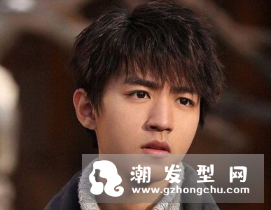 天坑猎鹰王俊凯发型叫什么 张保庆同款纹理烫短发怎么剪
