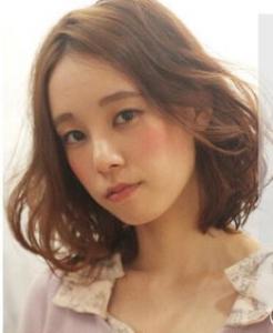 深亚麻色是什么颜色 为什么染出来像黑色