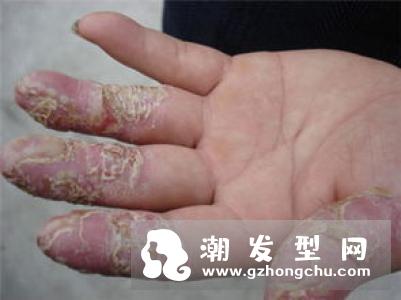 先告诉设计师这些事情,可以让你发型更适合自己,也更持久!