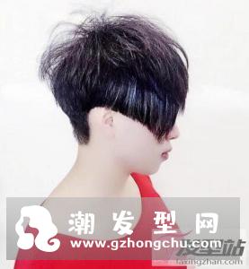 女士时尚镰刀头发型 百搭修颜提升魅力值