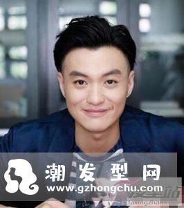 头大男生适合什么短发 短卷发塑造完美头型