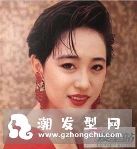 港风短发发型女 打造浓郁复古风情
