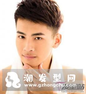 头发两边炸剪什么发型 两边剃短发清爽又酷炫