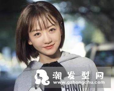 女生外翘短发造型 灵动减龄气质翻倍