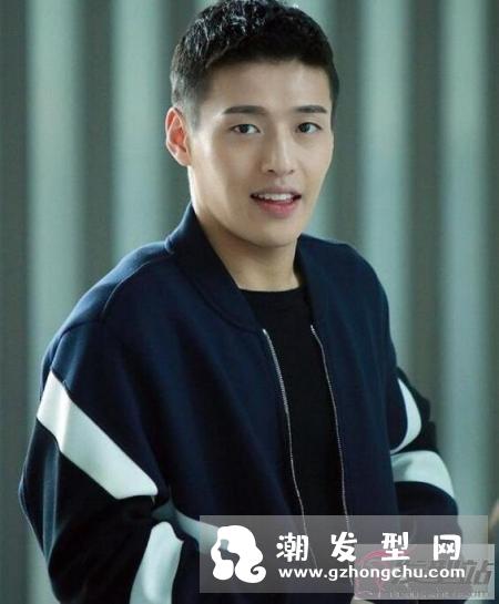懒男最适合的发型在这里 一秒出门没问题一样帅气时尚