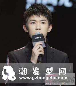 男生狗啃刘海发型 吸睛减龄个性十足