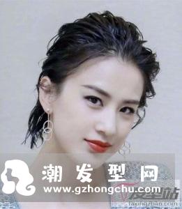 短发女生湿发造型 随性慵懒彰显独特个性