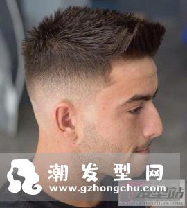 适合年轻男生的清爽发型,摇身一变时尚潮男。男生更酷炫有型
