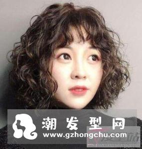 复古羊毛卷短发 洋气俏皮打造少女味