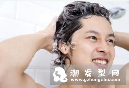 发型师教你摆脱头油头臭、发根蓬松一整天!养生频道!