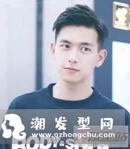 发型男短发两边剃掉 酷炫帅气打造潮男范