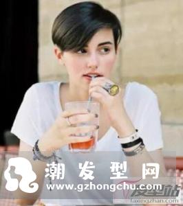 女士短发三七分发型 这样剪秒变精致小脸