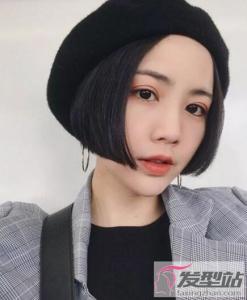 女生短发复古造型 散发优雅女人韵味